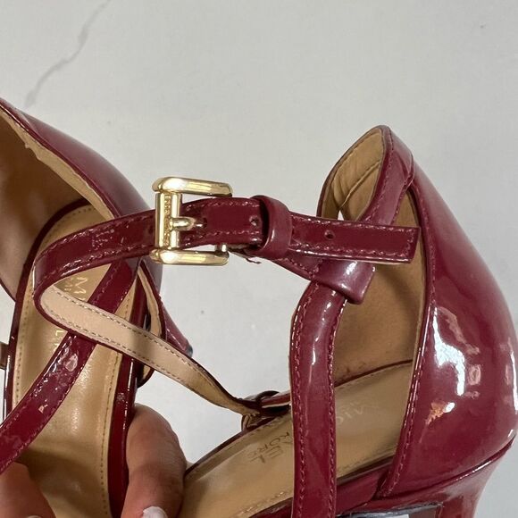 Michael Kors Sandals - Picture 14 of 14